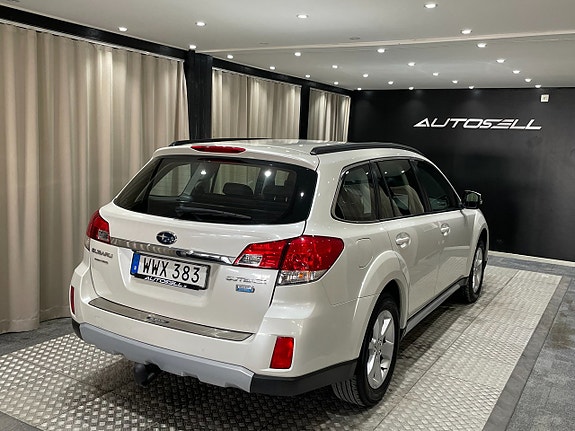 Subaru Outback 8 of 26