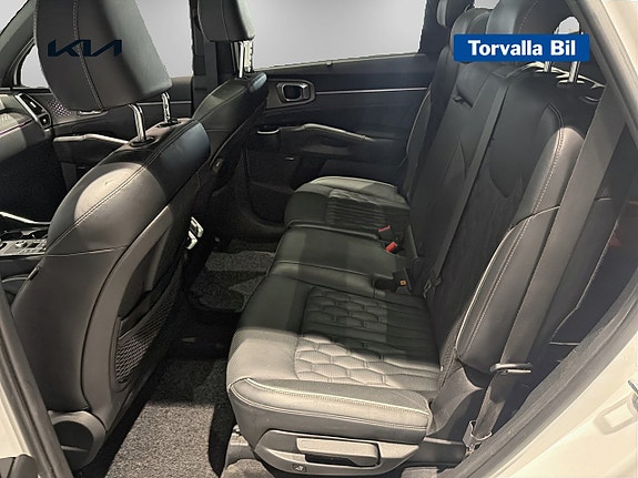 Kia Sorento 9 of 15