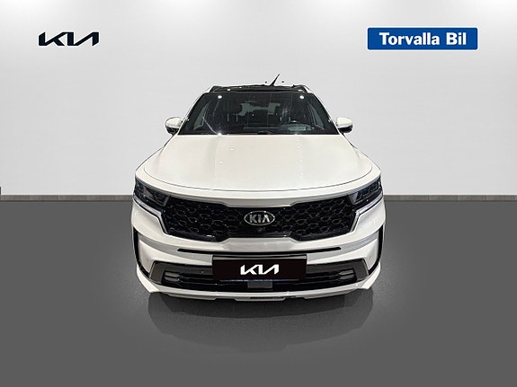 Kia Sorento 2 of 15