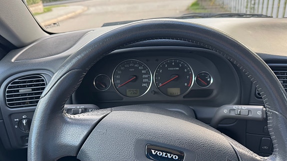 Volvo V40 6 of 6