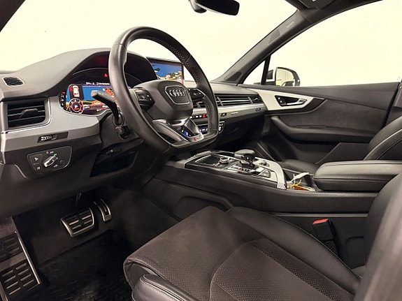 Audi Q7 12 of 30