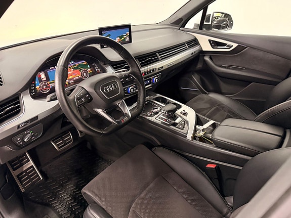 Audi Q7 13 of 30