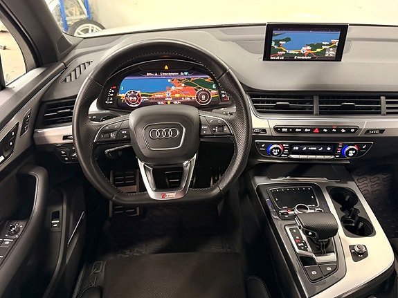 Audi Q7 24 of 30