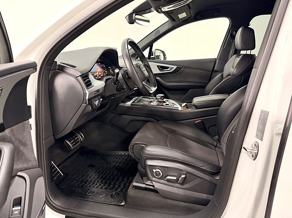 Audi Q7 14 of 30