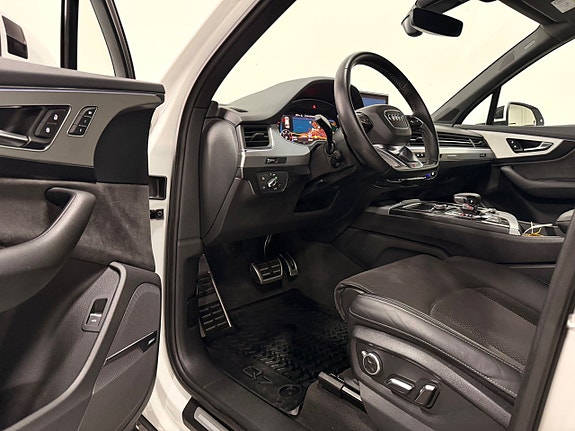 Audi Q7 11 of 30