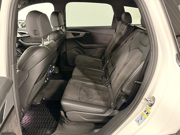 Audi Q7 21 of 30