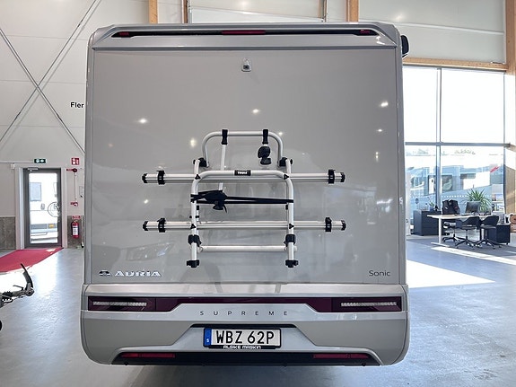Adria Sonic Supreme 700 DL / ALDE / Hydraulben / Solcell / Automat / Långbäddar 3 of 26