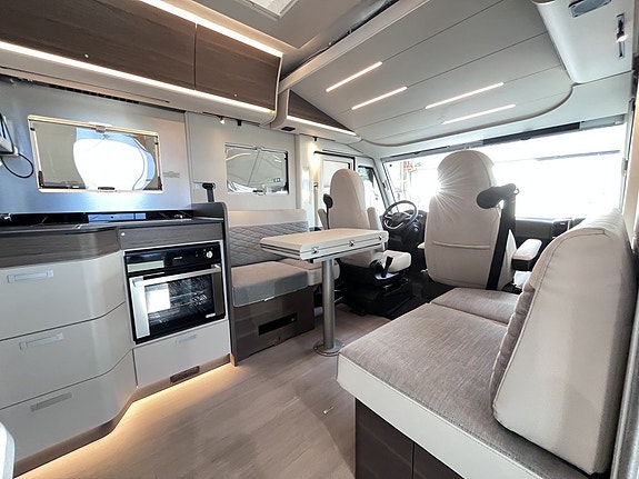 Adria Sonic Supreme 700 DL / ALDE / Hydraulben / Solcell / Automat / Långbäddar 7 of 26