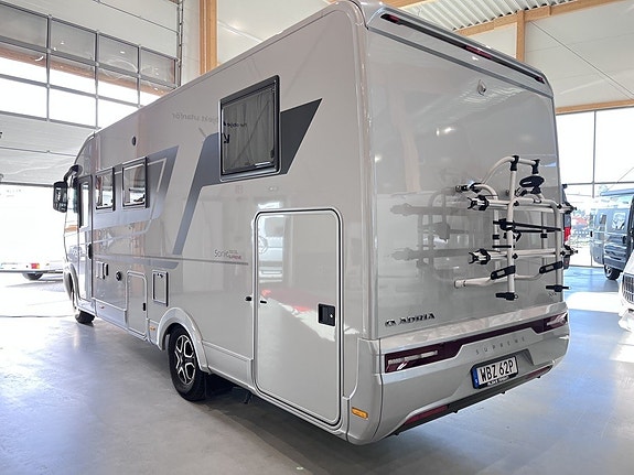 Adria Sonic Supreme 700 DL / ALDE / Hydraulben / Solcell / Automat / Långbäddar 4 of 26
