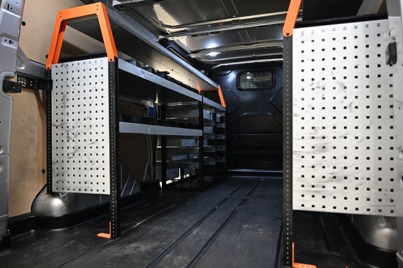 Ford Transit Custom 13 of 30