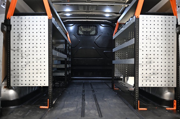 Ford Transit Custom 12 of 30