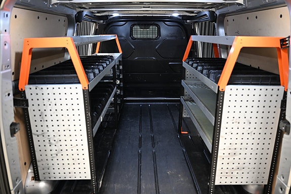 Ford Transit Custom 11 of 30