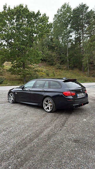 BMW M550d 2 of 5