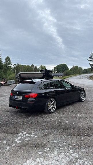 BMW M550d 3 of 5