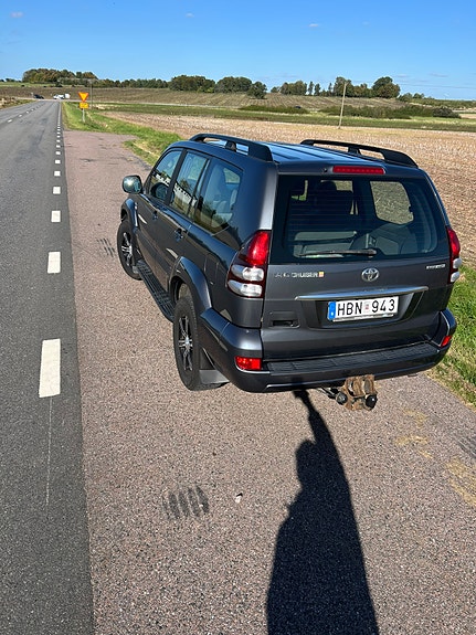 Toyota Land Cruiser 5 of 10