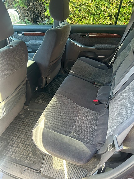 Toyota Land Cruiser 8 of 10
