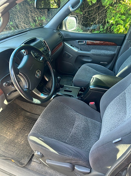 Toyota Land Cruiser 9 of 10