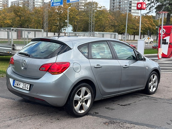 Opel Astra 3 of 5