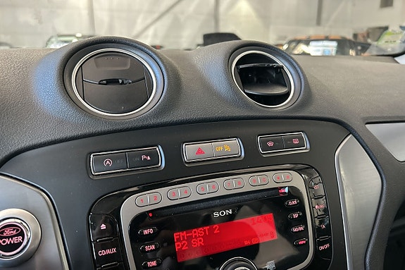 Ford Mondeo 18 of 28