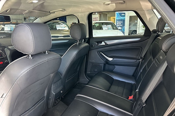 Ford Mondeo 13 of 28