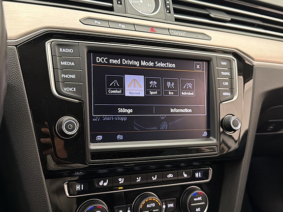 Volkswagen Passat 21 of 30