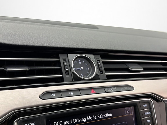 Volkswagen Passat 25 of 30