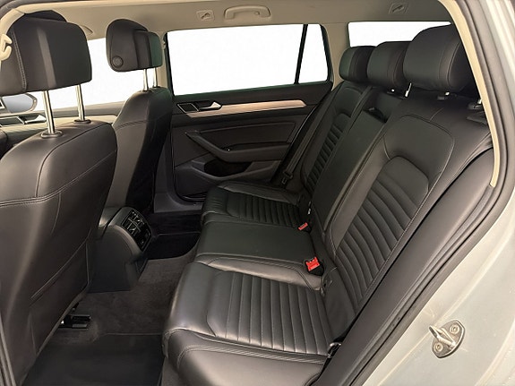 Volkswagen Passat 30 of 30
