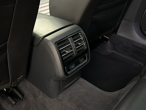 Volkswagen Passat 29 of 30