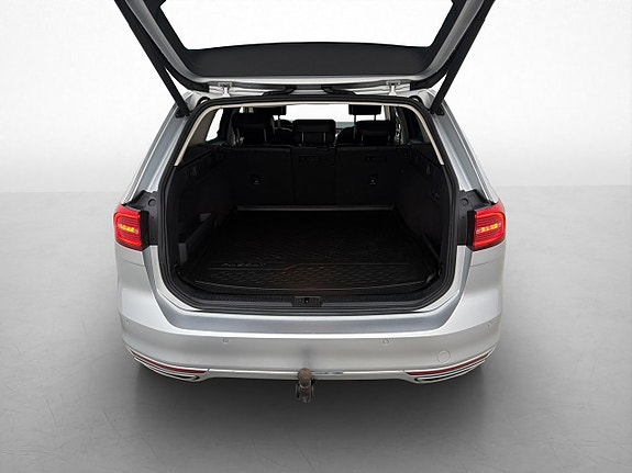 Volkswagen Passat 11 of 30