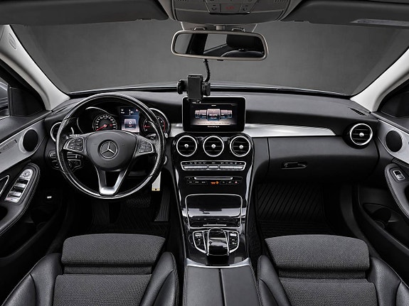 Mercedes-Benz C180 8 of 12