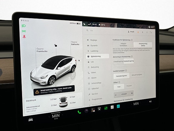 Tesla Model Y 26 of 30