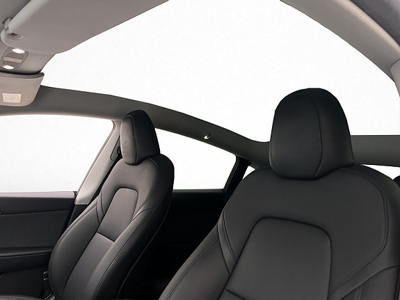 Tesla Model Y 15 of 30