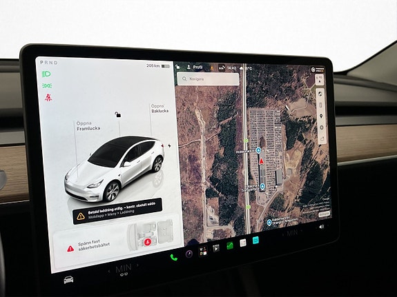 Tesla Model Y 21 of 30