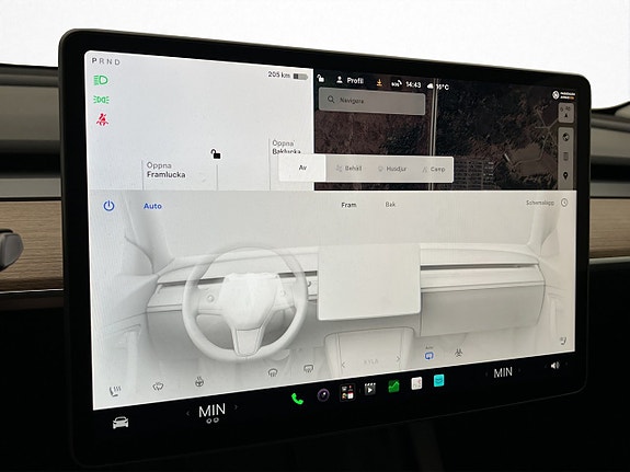 Tesla Model Y 23 of 30