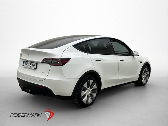 Tesla Model Y 9 of 30