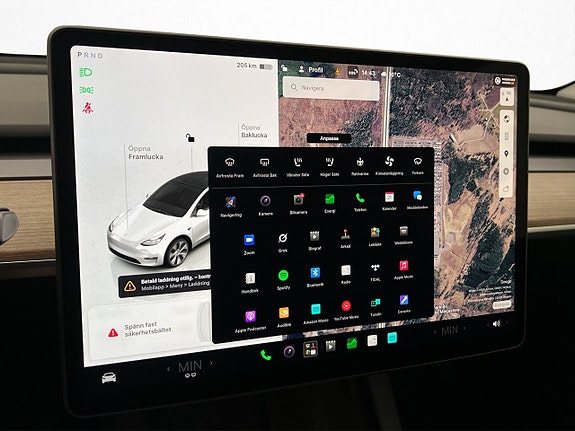 Tesla Model Y 25 of 30