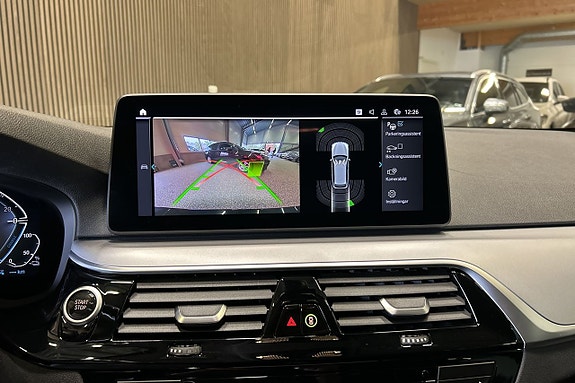 BMW 530e 8 of 12