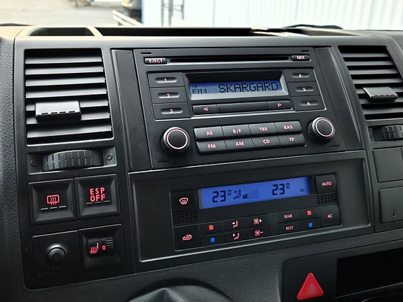 Volkswagen Caravelle 18 of 24