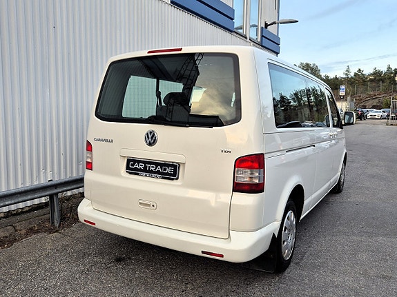 Volkswagen Caravelle 8 of 24