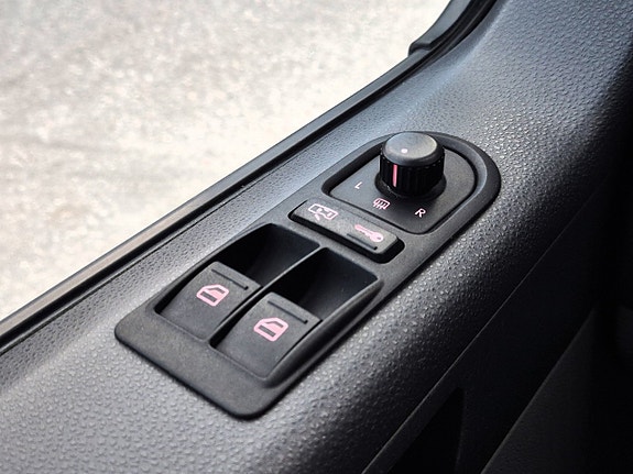 Volkswagen Caravelle 12 of 24
