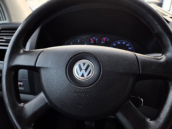 Volkswagen Caravelle 16 of 24