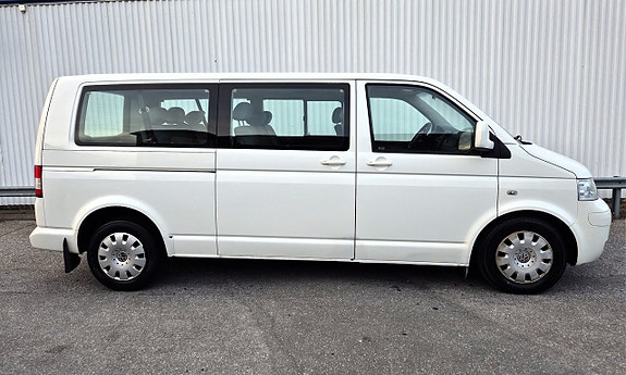 Volkswagen Caravelle 7 of 24