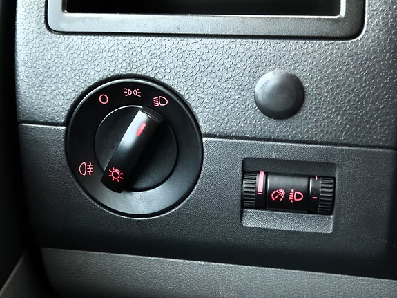 Volkswagen Caravelle 13 of 24