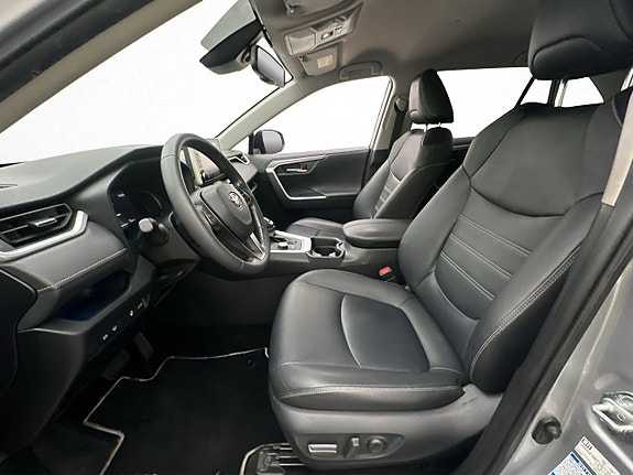 Toyota RAV4 12 of 30