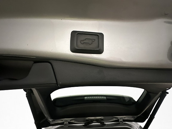 Toyota RAV4 30 of 30