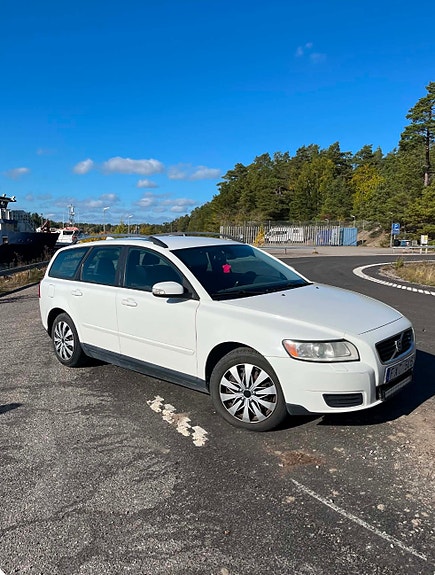 Volvo V50 3 of 4