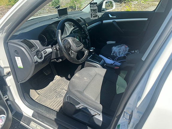 Skoda Octavia Scout 7 of 8