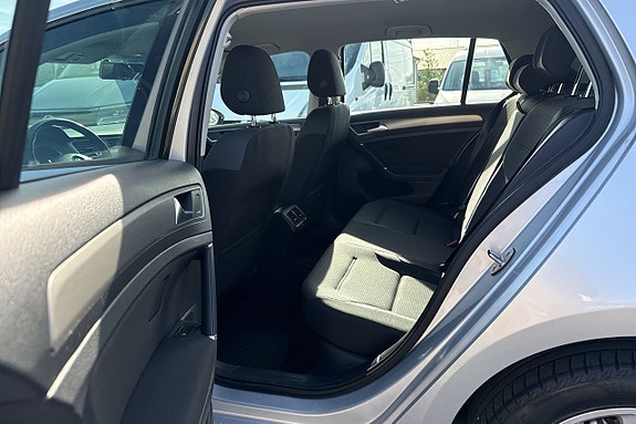 Volkswagen Golf I 19 of 21