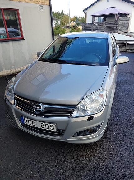 Opel Astra 2 of 8