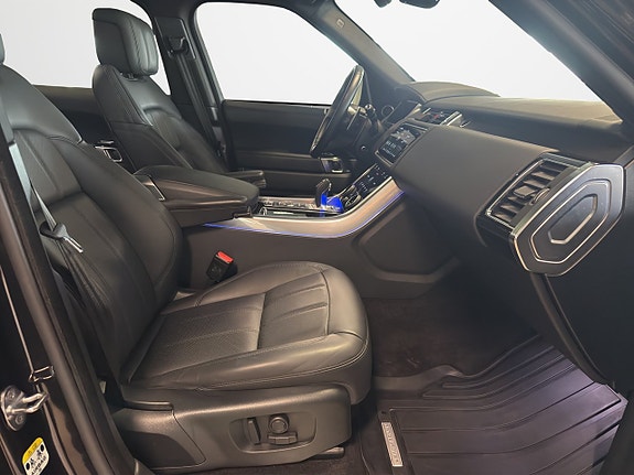 Land Rover Range Rover Sport 16 of 19